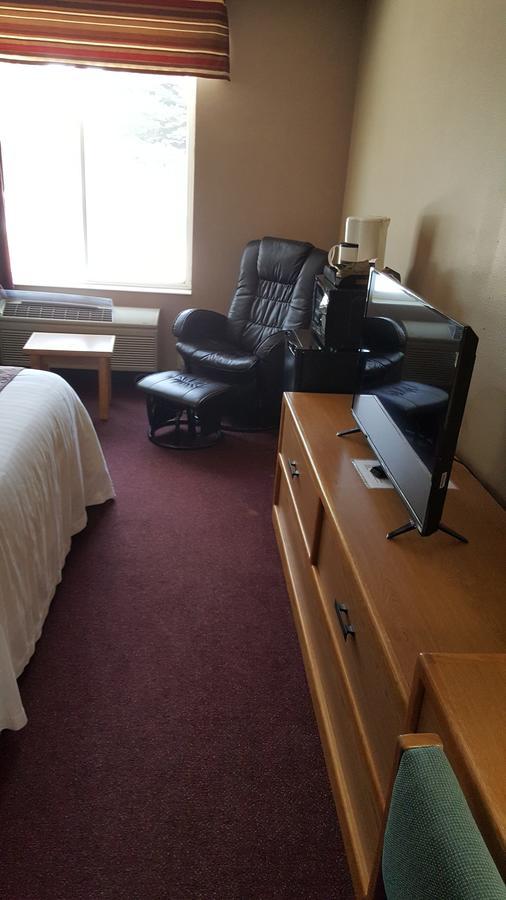 De Smet Super Deluxe Inn & Suites Dış mekan fotoğraf