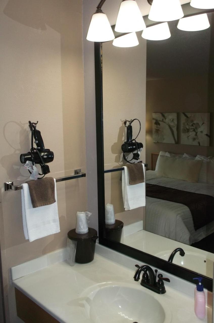 De Smet Super Deluxe Inn & Suites Dış mekan fotoğraf