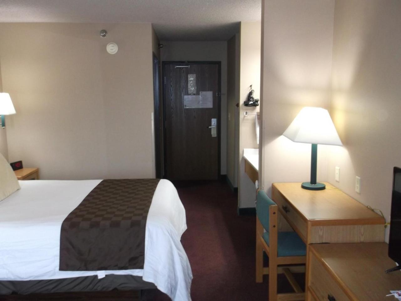 De Smet Super Deluxe Inn & Suites Dış mekan fotoğraf