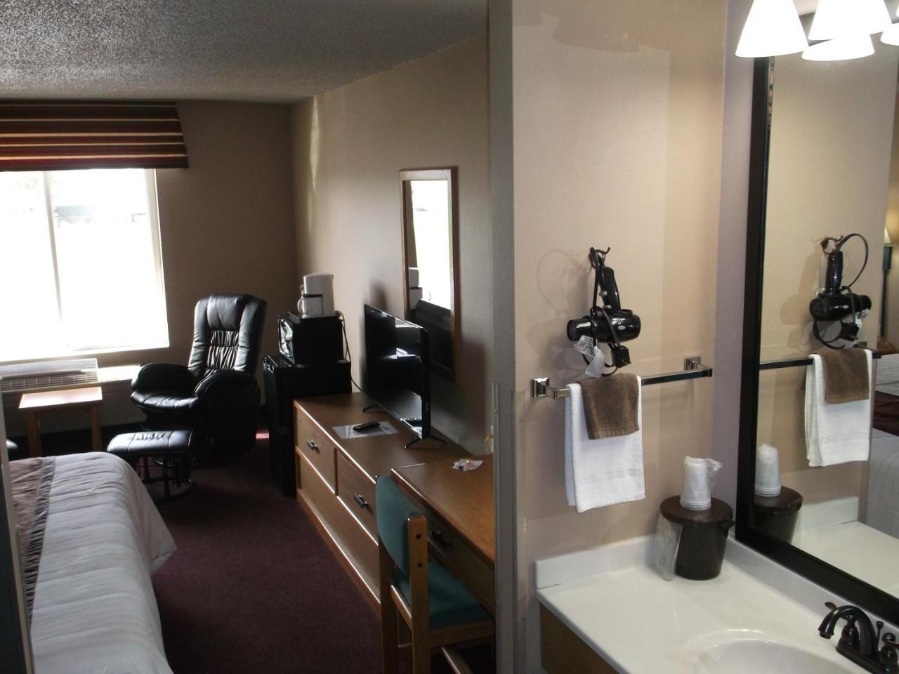 De Smet Super Deluxe Inn & Suites Dış mekan fotoğraf